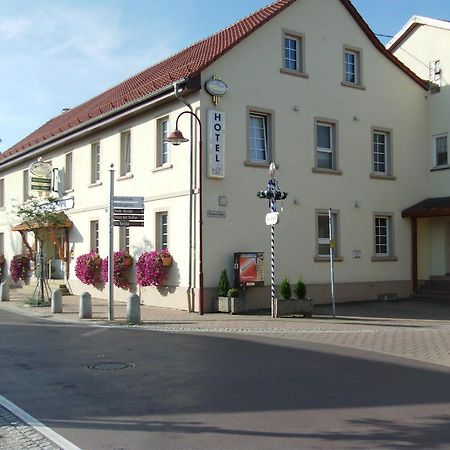 Hôtel Garni Zum Adler à Gensingen Extérieur photo