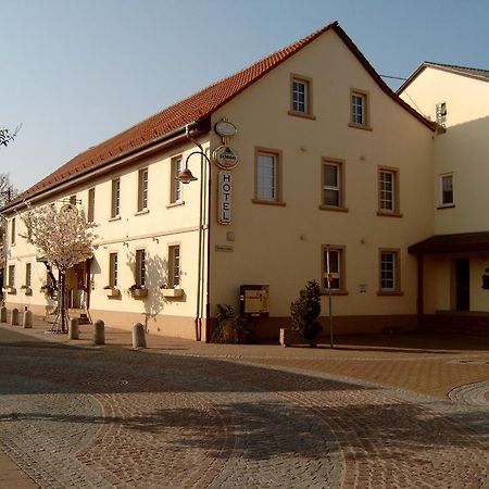 Hôtel Garni Zum Adler à Gensingen Extérieur photo