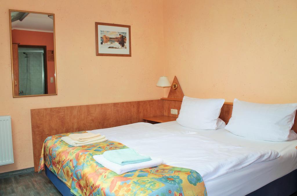 Hôtel Garni Zum Adler à Gensingen Chambre photo