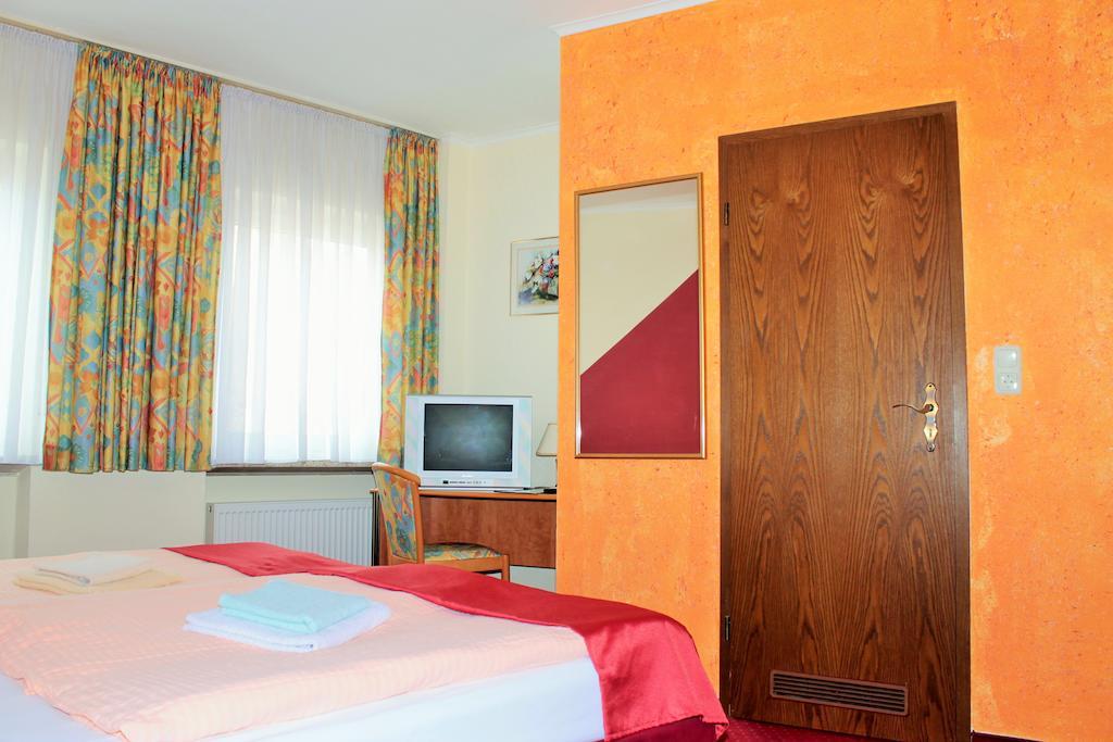Hôtel Garni Zum Adler à Gensingen Chambre photo