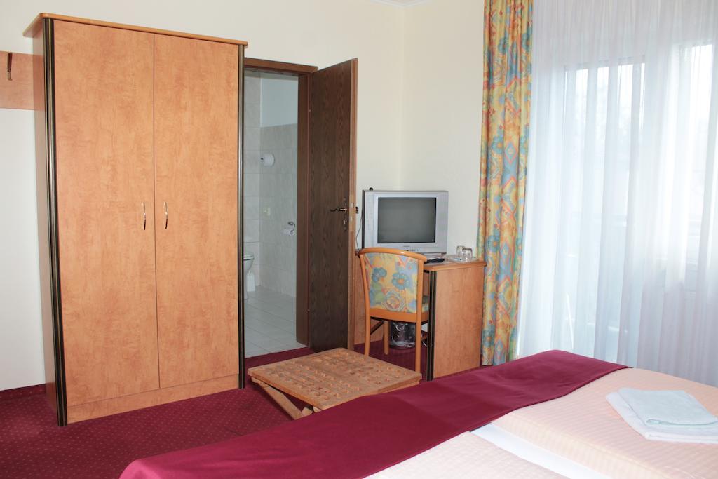 Hôtel Garni Zum Adler à Gensingen Chambre photo
